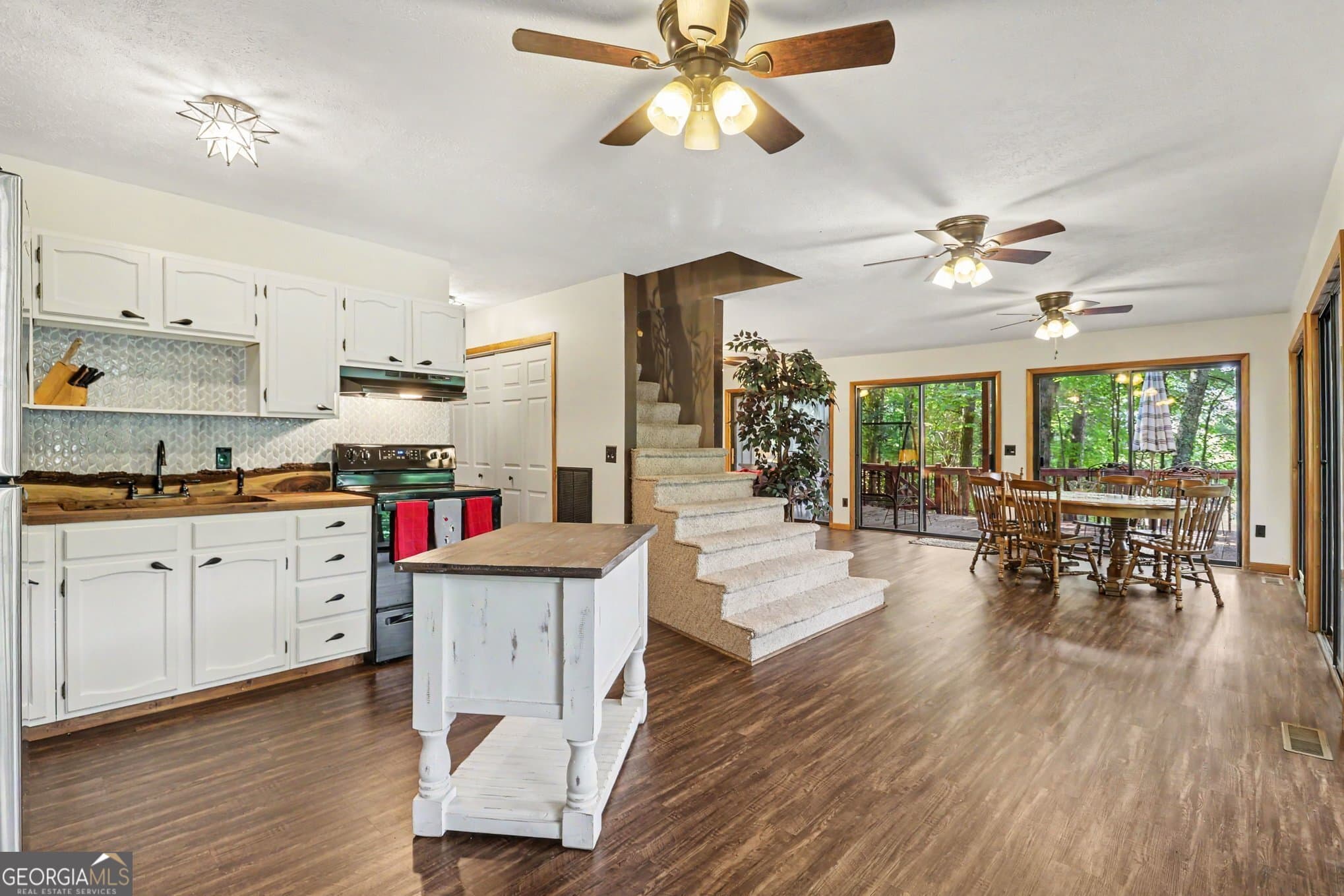 3 bedroom, 2 bathroom, 1,500 sq ft single family residence for sale at 717 Bald Mountain Road, Sky Valley, GA 30537 — photo 9