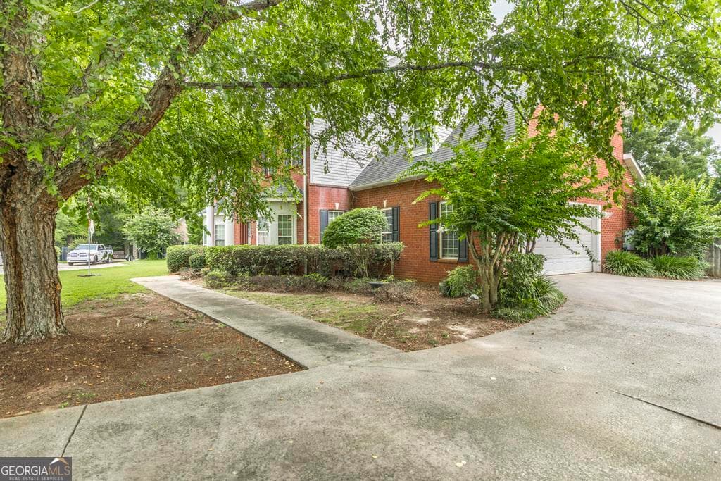 4 bedroom, 4 bathroom, 3,832 sq ft single family residence for sale at 208 Martin Terrace, Kathleen, GA 31047 — photo 2