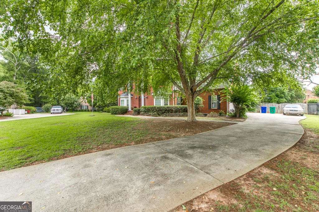 4 bedroom, 4 bathroom, 3,832 sq ft single family residence for sale at 208 Martin Terrace, Kathleen, GA 31047 — photo 5