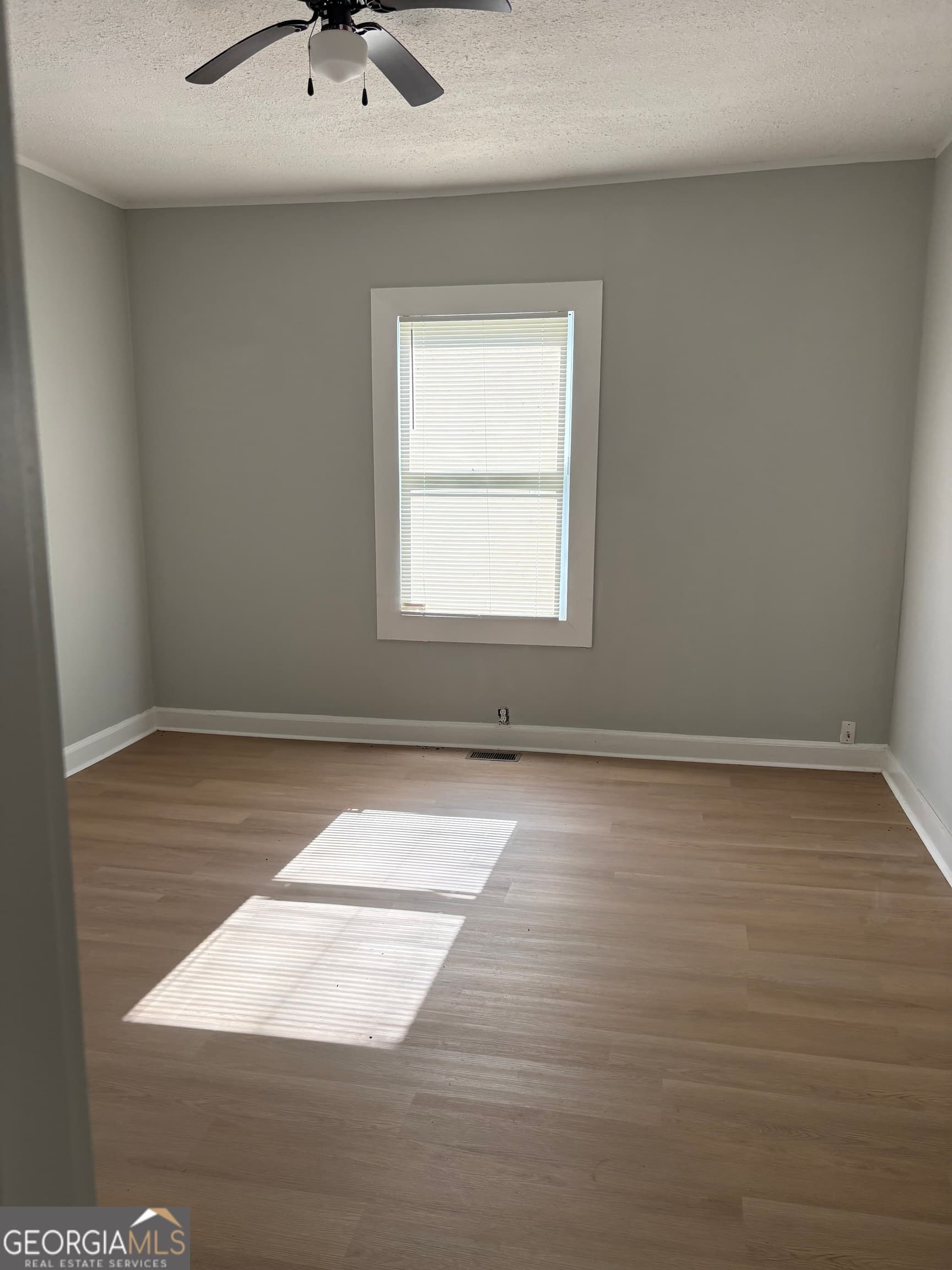 3 bedroom, 1 bathroom, 1,184 sq ft single family residence for sale at 202 Cheatham Street, Griffin, GA 30223 — photo 5
