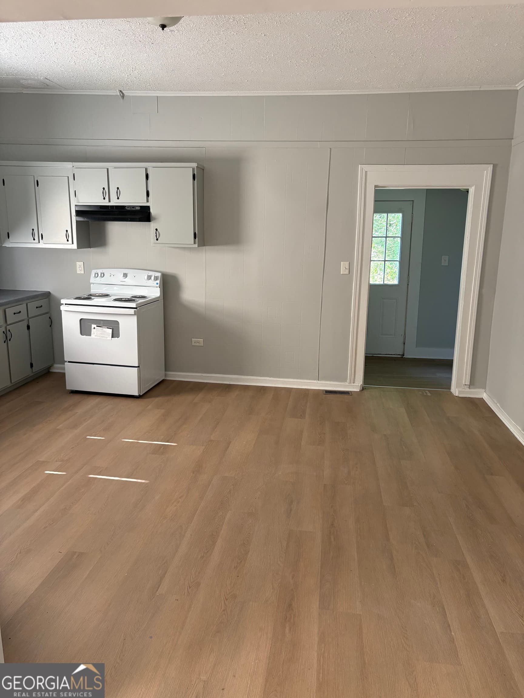 3 bedroom, 1 bathroom, 1,184 sq ft single family residence for sale at 202 Cheatham Street, Griffin, GA 30223 — photo 4