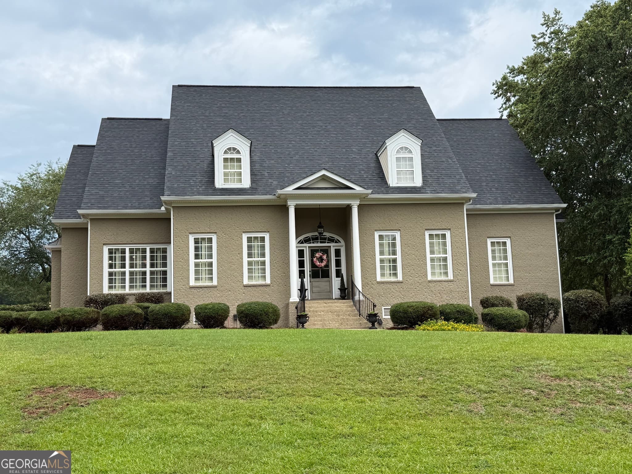 4 bedroom, 3.5 bathroom, 4,000 sq ft single family residence for sale at 1030 Walton Circle, Thomaston, GA 30286 — photo 1 of 37