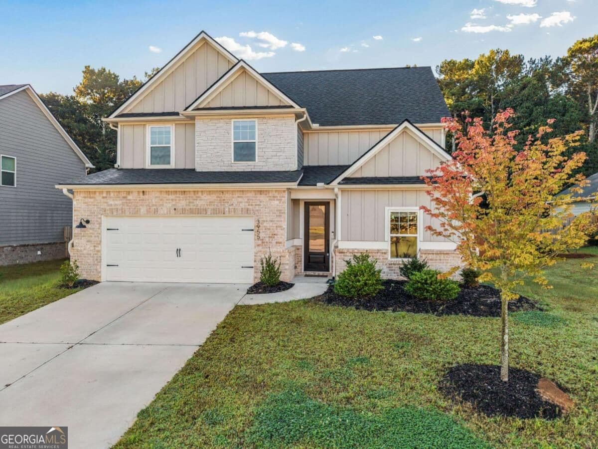 4 bedroom, 2.5 bathroom, 2,556 sq ft single family residence for sale at 3955 Saddle Bag Court, Dacula, GA 30019 — photo 2