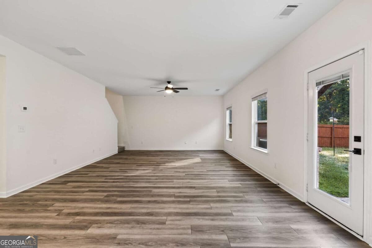 4 bedroom, 2.5 bathroom, 2,556 sq ft single family residence for sale at 3955 Saddle Bag Court, Dacula, GA 30019 — photo 7