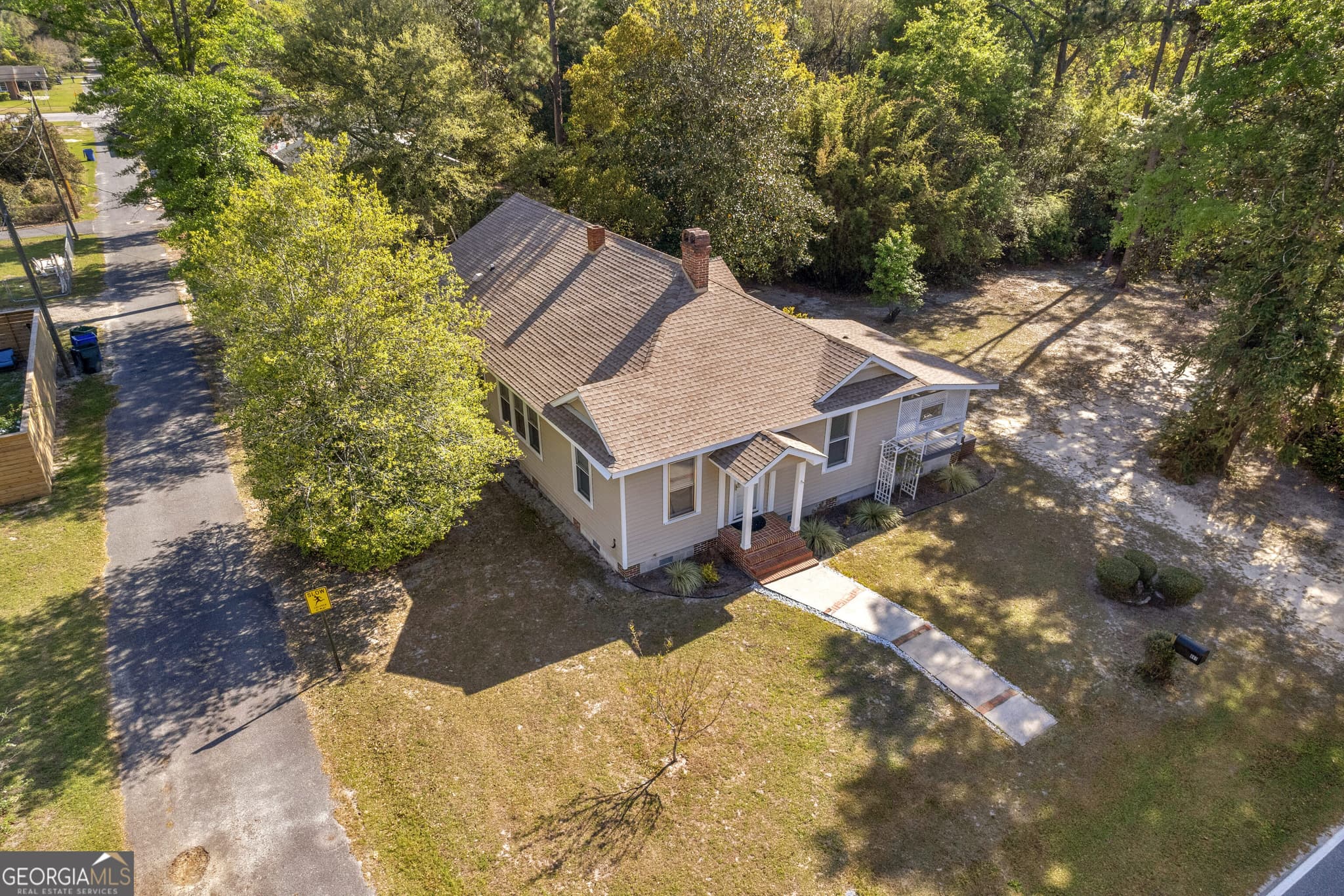 3 bedroom, 2 bathroom, 1,713 sq ft single family residence sold at 661 E Plum Street, Jesup, GA 31546