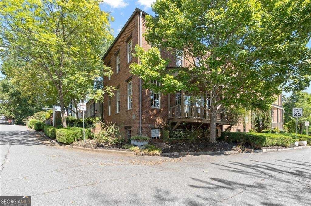 3 bedroom, 3.5 bathroom, 3,300 sq ft townhouse for sale at 65 Sloan Street 3, Roswell, GA 30075 — photo 1 of 66