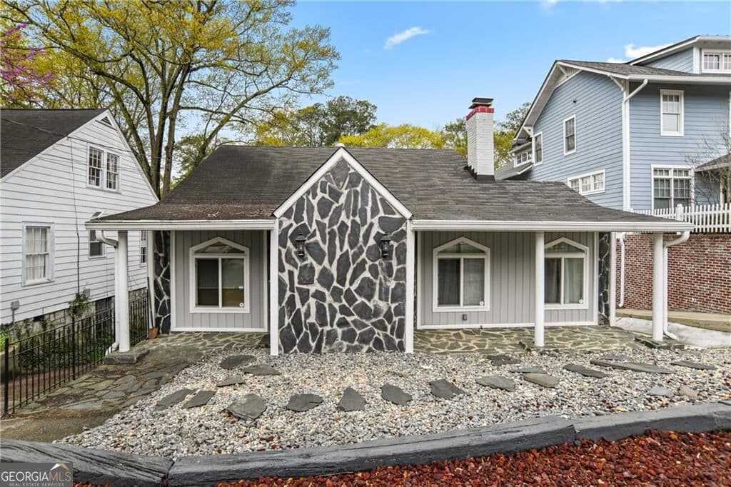 3 bedroom, 3 bathroom, 2,961 sq ft single family residence for sale at 2900 Lookout Place, Atlanta, GA 30305 — photo 3