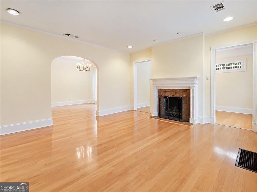 3 bedroom, 3 bathroom, 2,961 sq ft single family residence for sale at 2900 Lookout Place, Atlanta, GA 30305 — photo 5