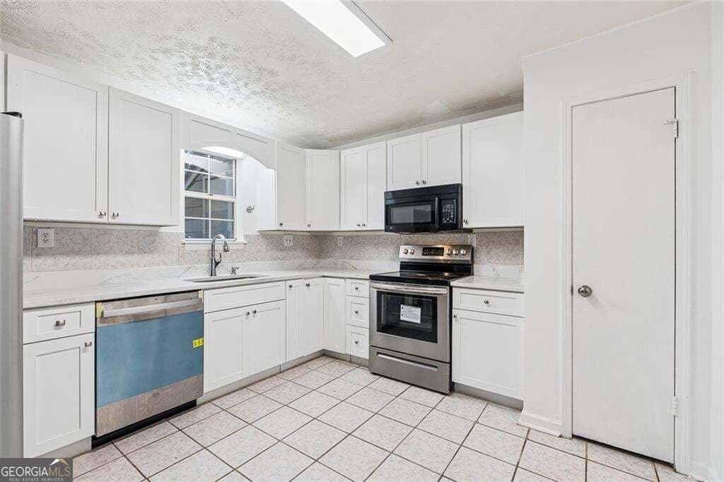 2 bedroom, 2.5 bathroom, 1,430 sq ft condominium for sale at 101 Vineyard Pond Drive, Norcross, GA 30071 — photo 2