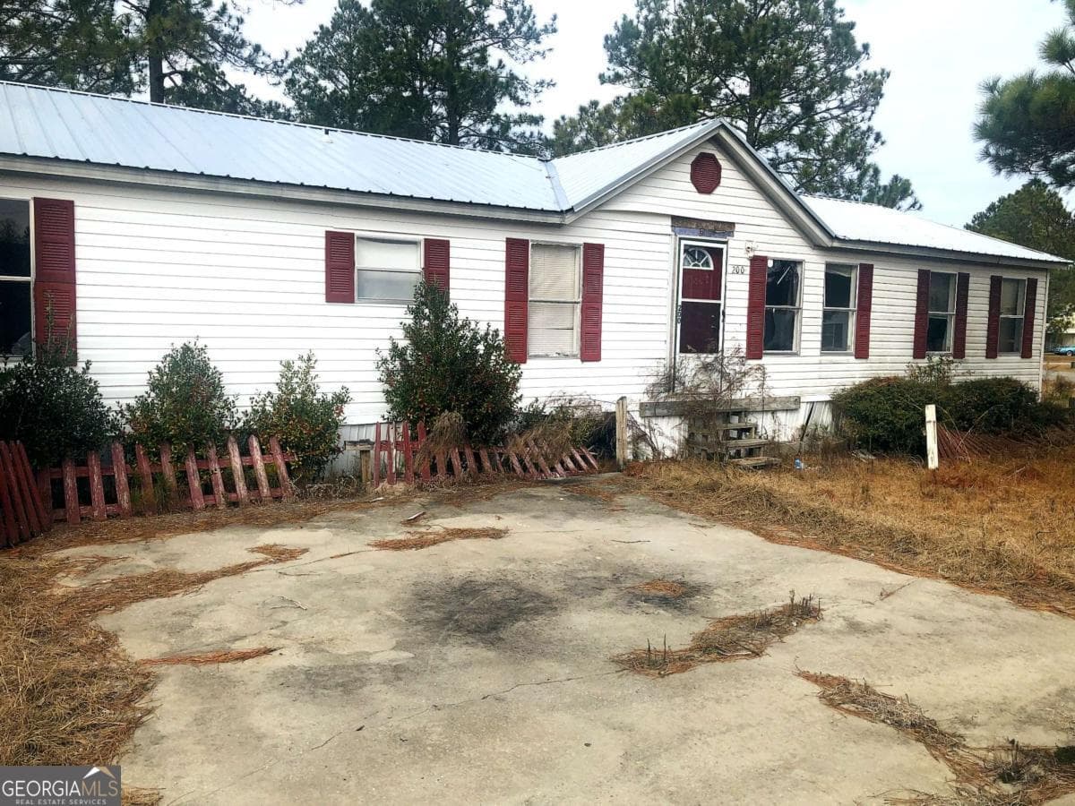 200 Greenbriar Circle, Ocilla, GA 31774 — most recent listing photo