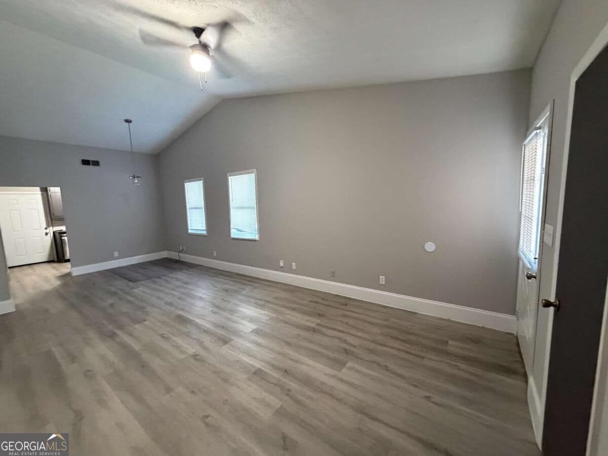 2 bedroom, 1 bathroom duplex for rent at 1156 Pinedale Circle, Conyers, GA 30012 for $1,400 a month — photo 3