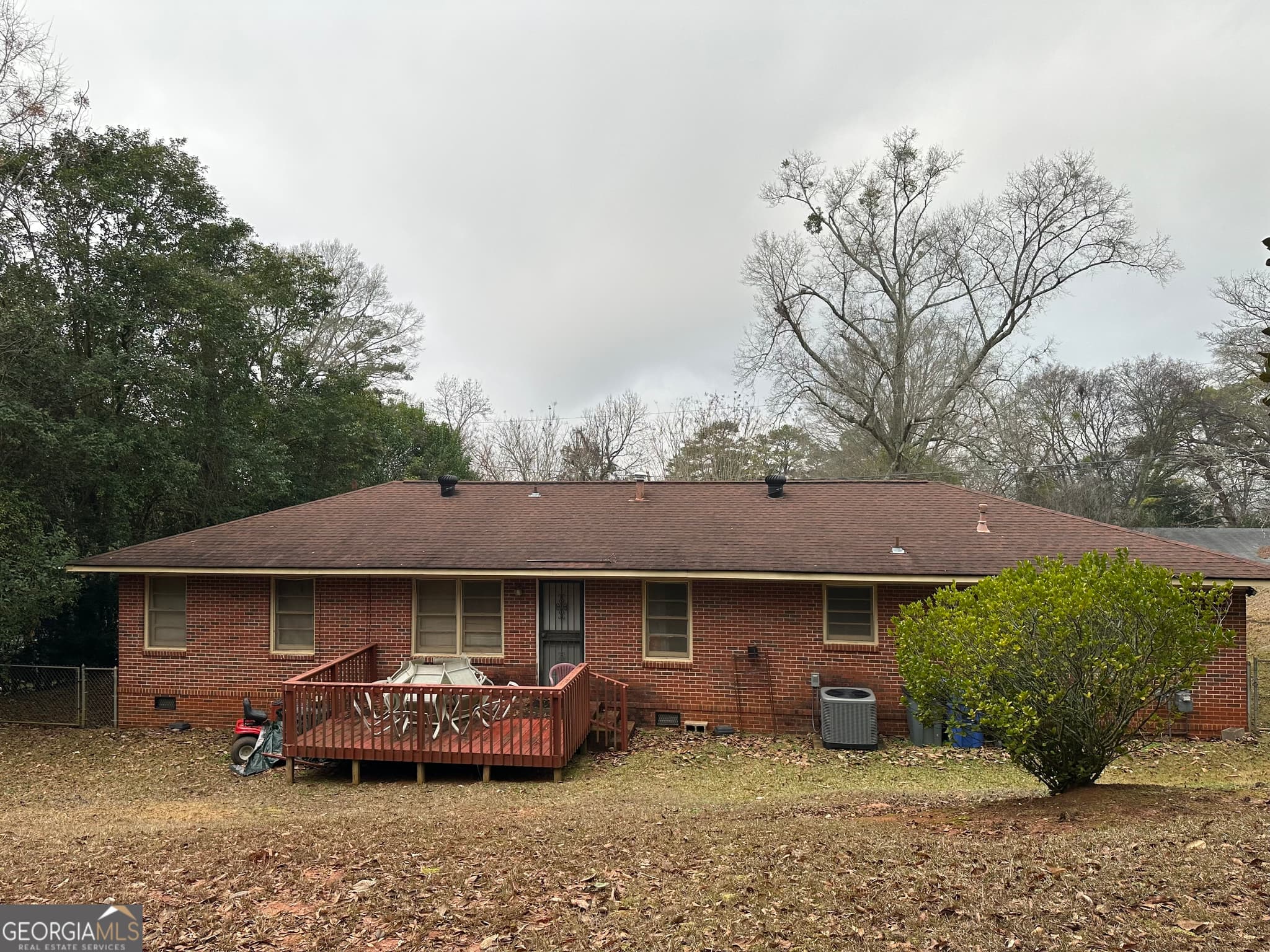 3 bedroom, 1 bathroom, 1,332 sq ft single family residence under contract at 3942 Commander Drive, Columbus, GA 31903 — photo 7