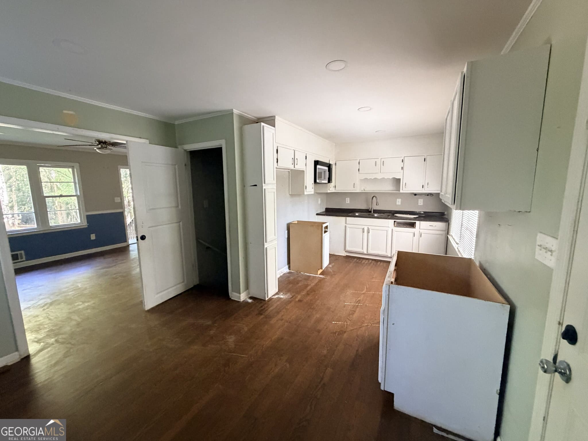 4 bedroom, 2.5 bathroom, 2,134 sq ft single family residence for sale at 1724 E Mercer Drive, Griffin, GA 30223 — photo 6