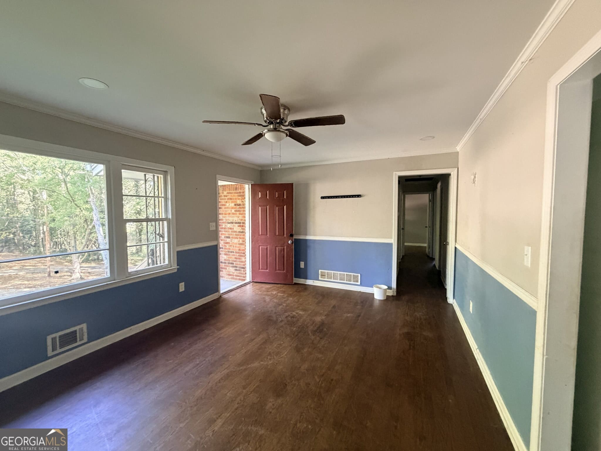 4 bedroom, 2.5 bathroom, 2,134 sq ft single family residence for sale at 1724 E Mercer Drive, Griffin, GA 30223 — photo 3
