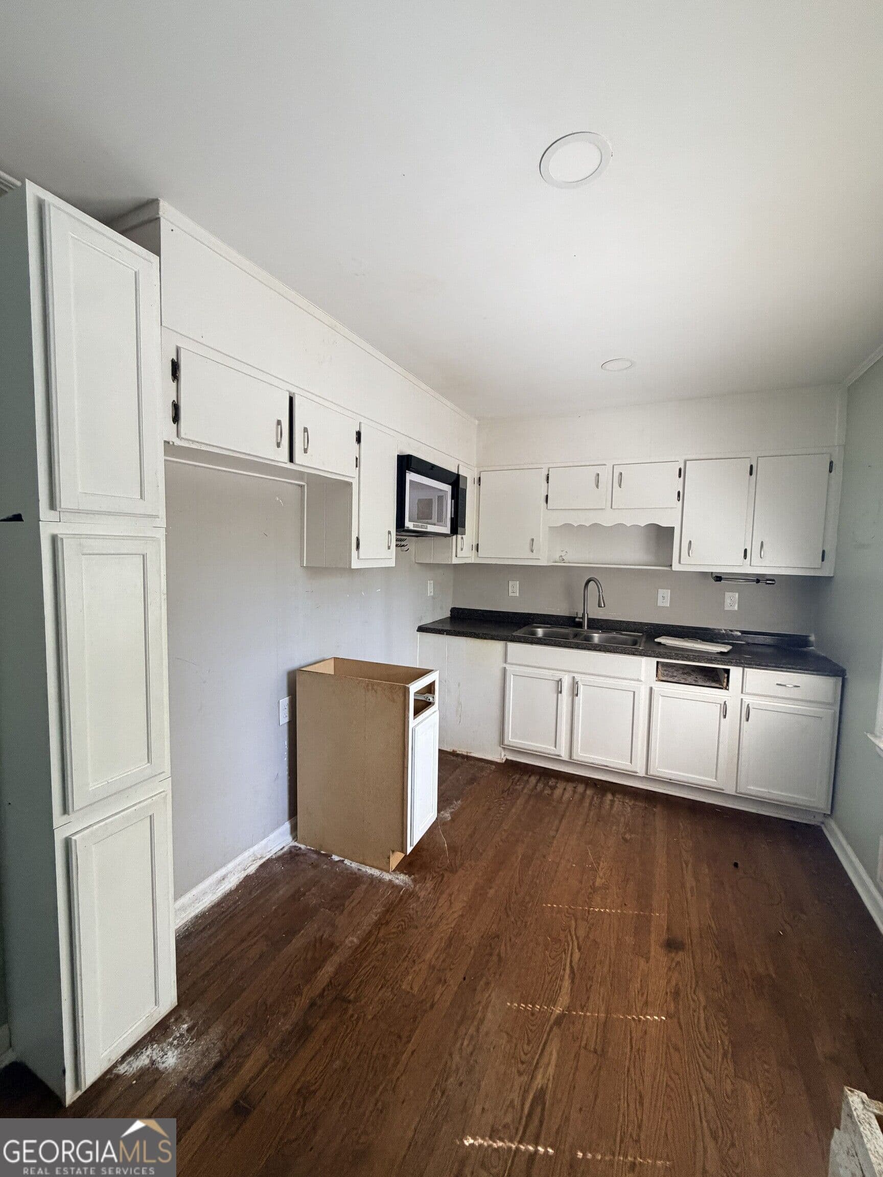 4 bedroom, 2.5 bathroom, 2,134 sq ft single family residence for sale at 1724 E Mercer Drive, Griffin, GA 30223 — photo 5