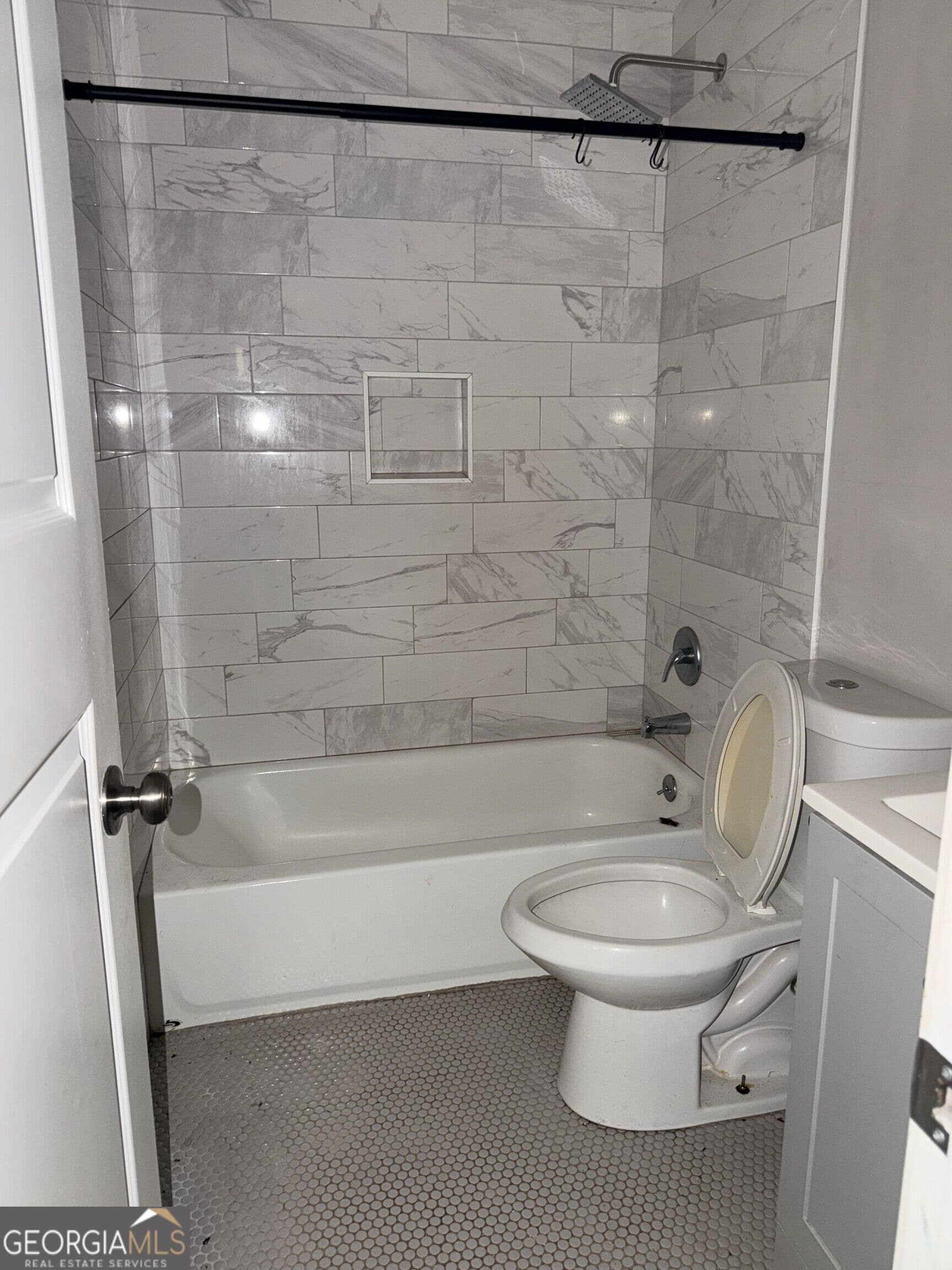 4 bedroom, 2.5 bathroom, 2,134 sq ft single family residence for sale at 1724 E Mercer Drive, Griffin, GA 30223 — photo 9