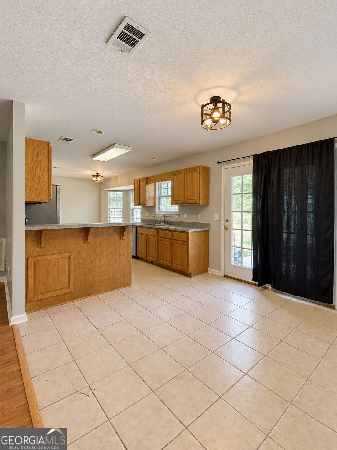 3 bedroom, 2 bathroom, 1,424 sq ft single family residence for rent at 221 W Sherrard Avenue, Kingsland, GA 31548 for $1,850 a month — photo 4