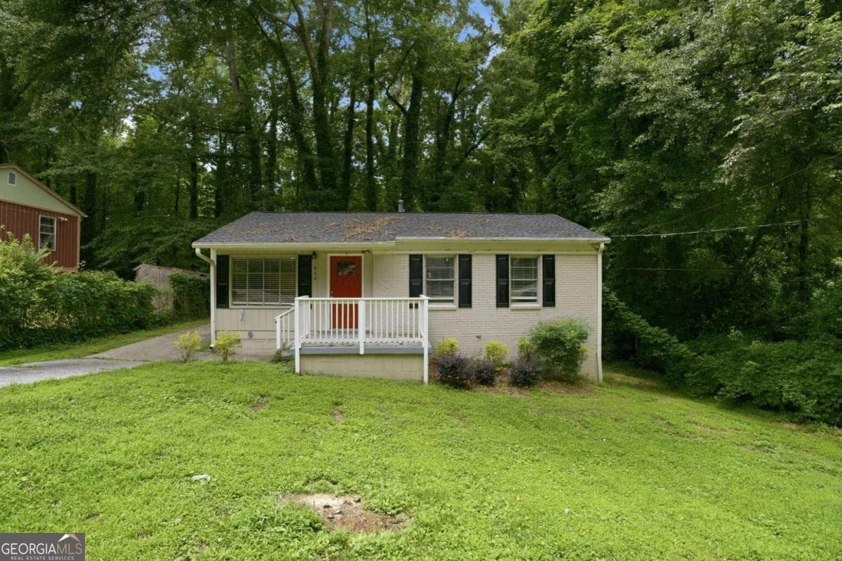 3 bedroom, 1 bathroom, 925 sq ft single family residence for sale at 830 Mercury Drive, Atlanta, GA 30331 — photo 1 of 28