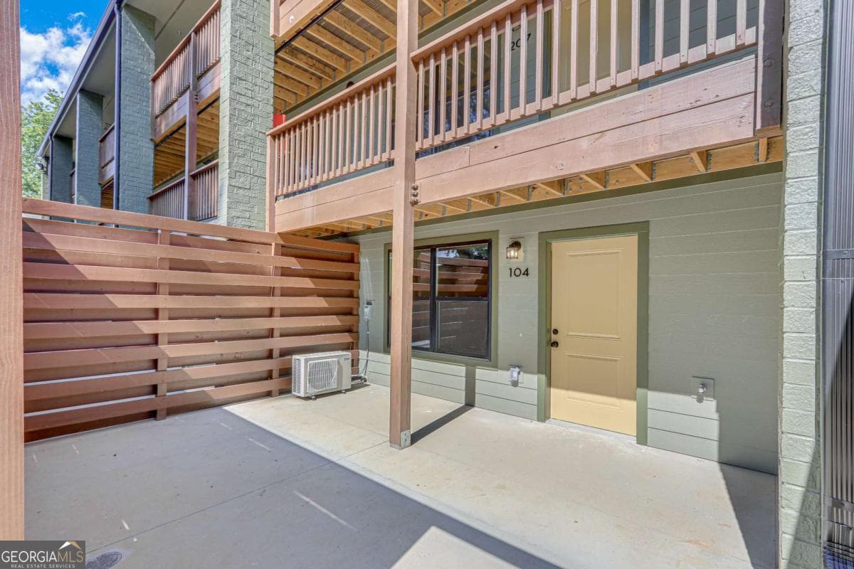 1 bedroom, 1 bathroom, 938 sq ft apartment for rent at 710 Jesse Jewell Parkway 106, Gainesville, GA 30501 for $1,495 a month — photo 3