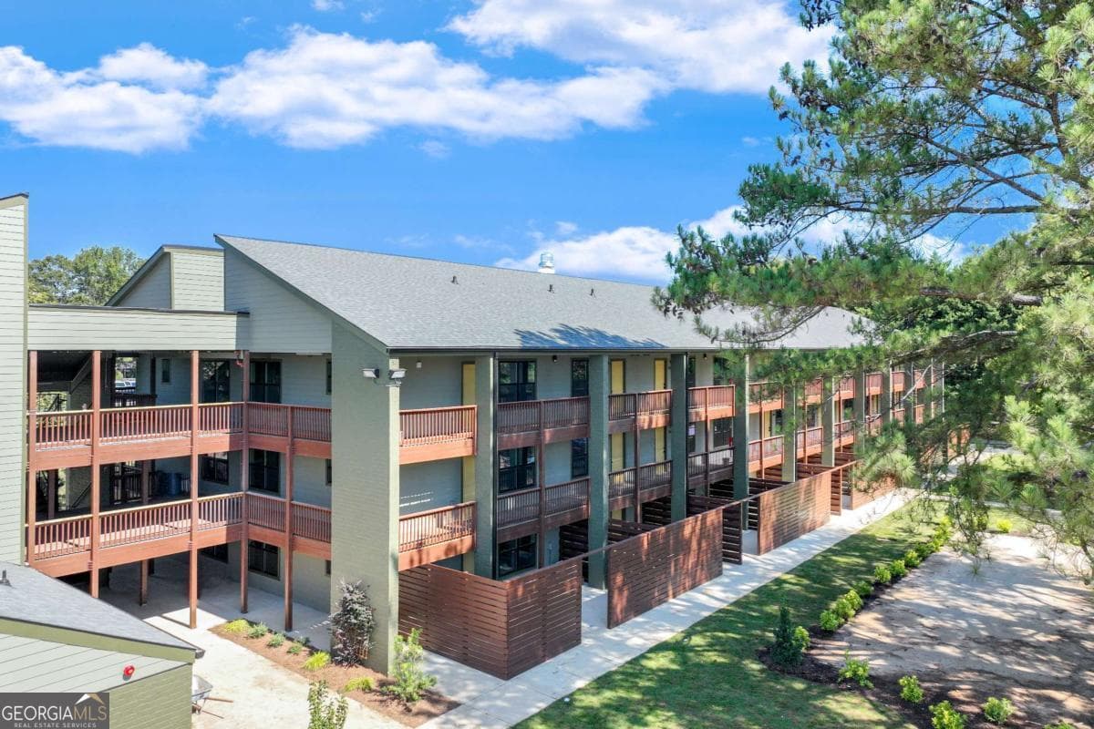1 bedroom, 1 bathroom, 938 sq ft apartment for rent at 710 Jesse Jewell Parkway 106, Gainesville, GA 30501 for $1,495 a month