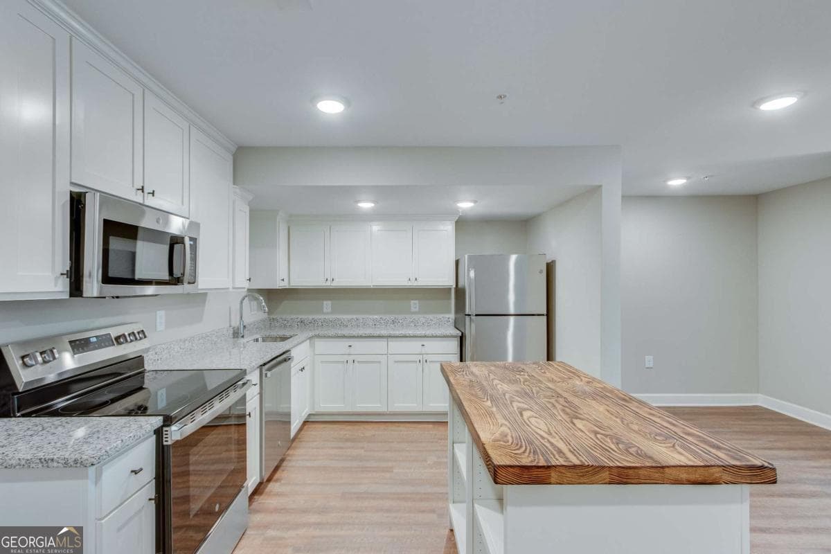 1 bedroom, 1 bathroom, 938 sq ft apartment for rent at 710 Jesse Jewell Parkway 106, Gainesville, GA 30501 for $1,495 a month — photo 10