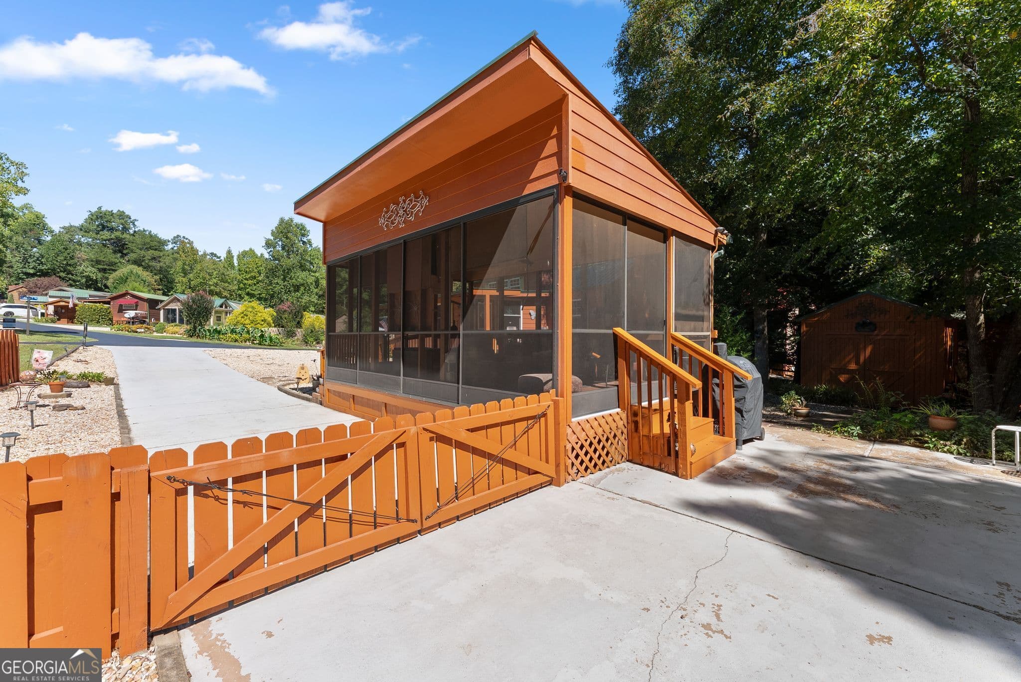 1 bedroom, 1 bathroom, 800 sq ft manufactured home,single family residence for sale at 241 Elkmont Trail, Cleveland, GA 30528 — photo 8