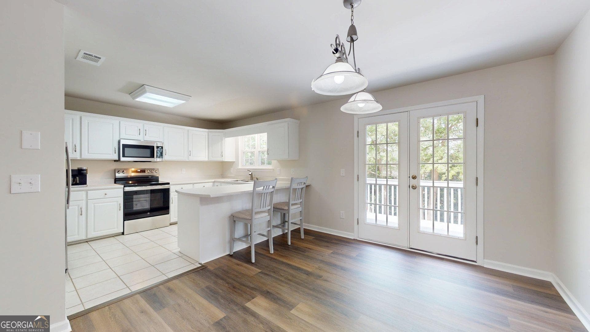 4 bedroom, 3 bathroom, 2,156 sq ft single family residence for sale at 704 Hillwood Drive, Statesboro, GA 30458 — photo 9