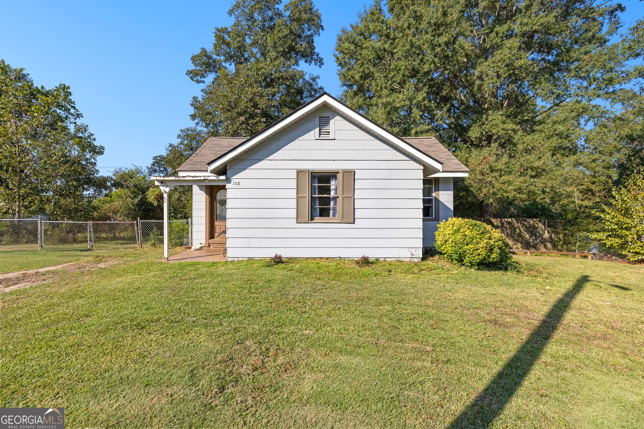 2 bedroom, 1 bathroom, 1,000 sq ft single family residence for sale at 108 Maple Street, Valley, AL 36854 — photo 2