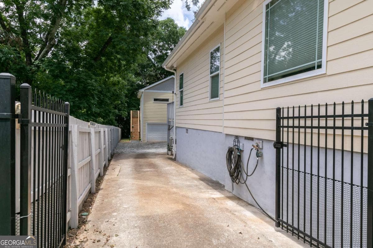 1 bedroom, 1 bathroom, 650 sq ft apartment for rent at 1084 Sanders Avenue B, Atlanta, GA 30316 for $2,650 a month — photo 1 of 31