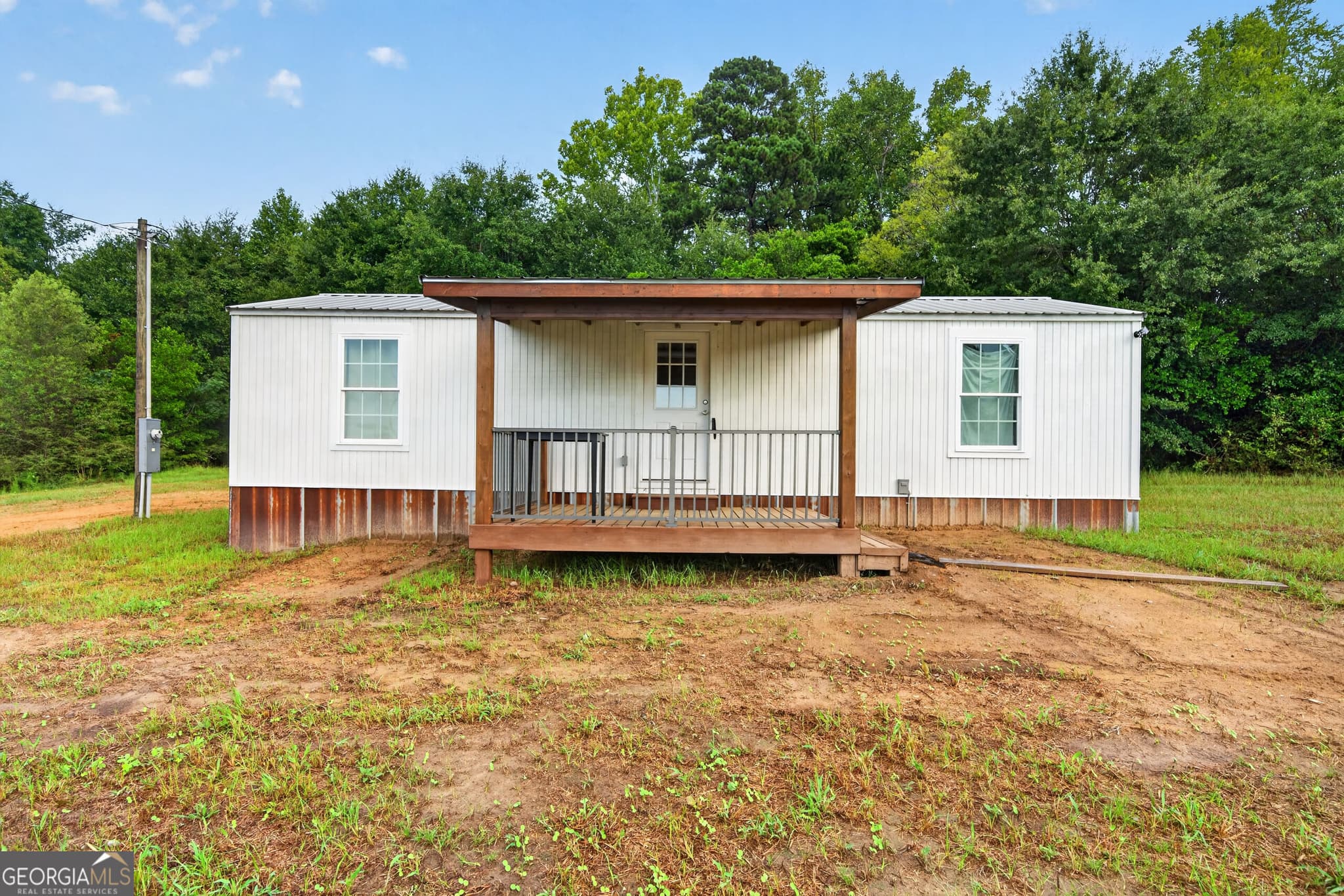 1 bedroom, 1 bathroom, 680 sq ft manufactured home,single family residence for sale at 11381 Georgia 18, Gordon, GA 31031 — photo 2