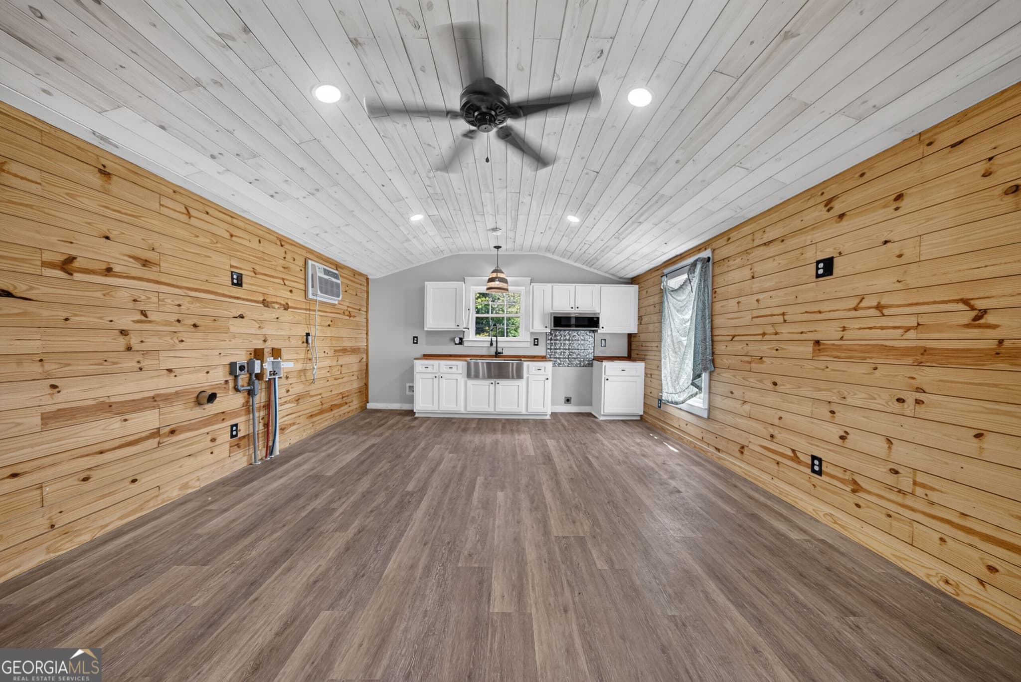 1 bedroom, 1 bathroom, 680 sq ft manufactured home,single family residence for sale at 11381 Georgia 18, Gordon, GA 31031 — photo 6