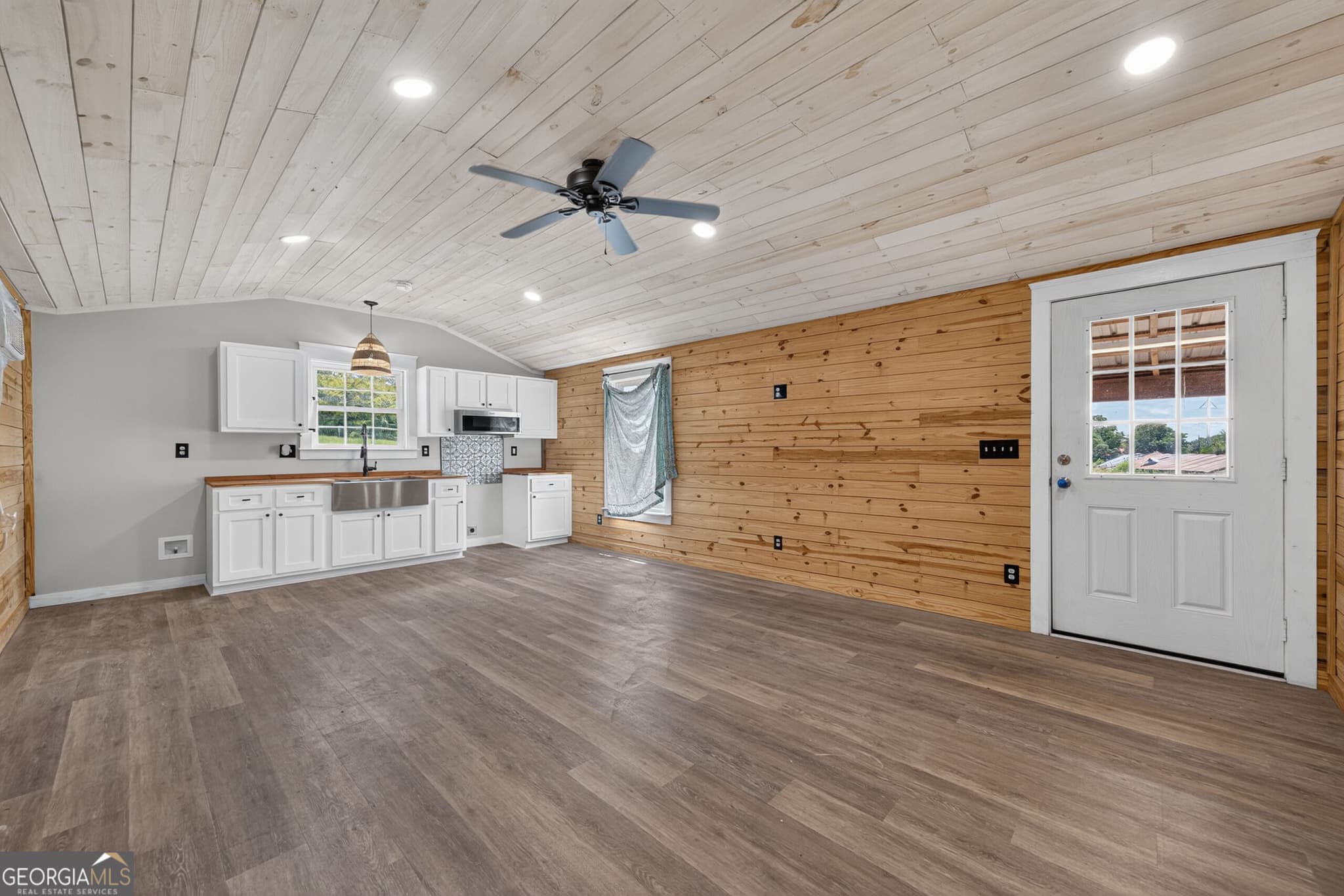 1 bedroom, 1 bathroom, 680 sq ft manufactured home,single family residence for sale at 11381 Georgia 18, Gordon, GA 31031 — photo 7
