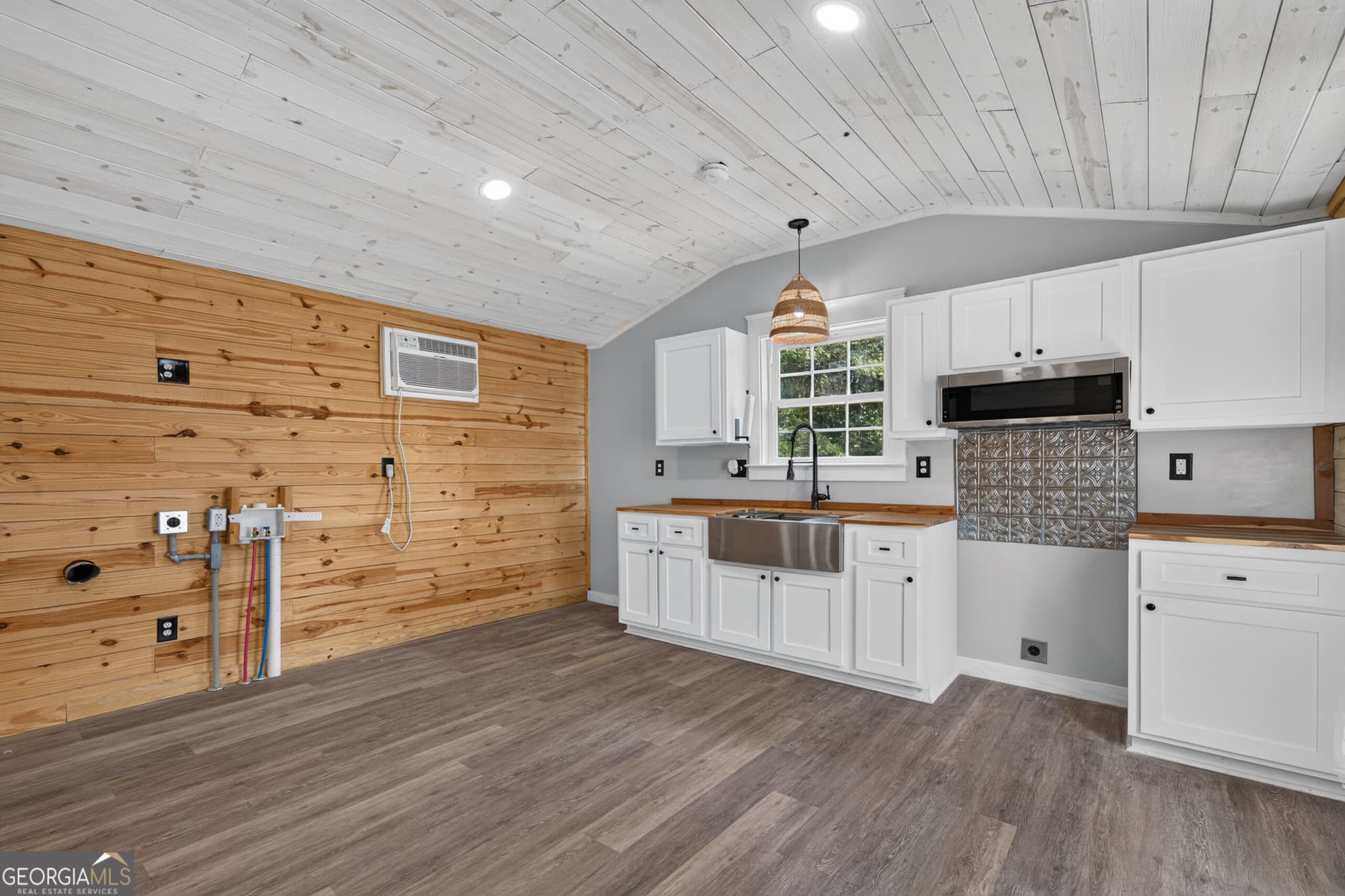 1 bedroom, 1 bathroom, 680 sq ft manufactured home,single family residence for sale at 11381 Georgia 18, Gordon, GA 31031 — photo 8
