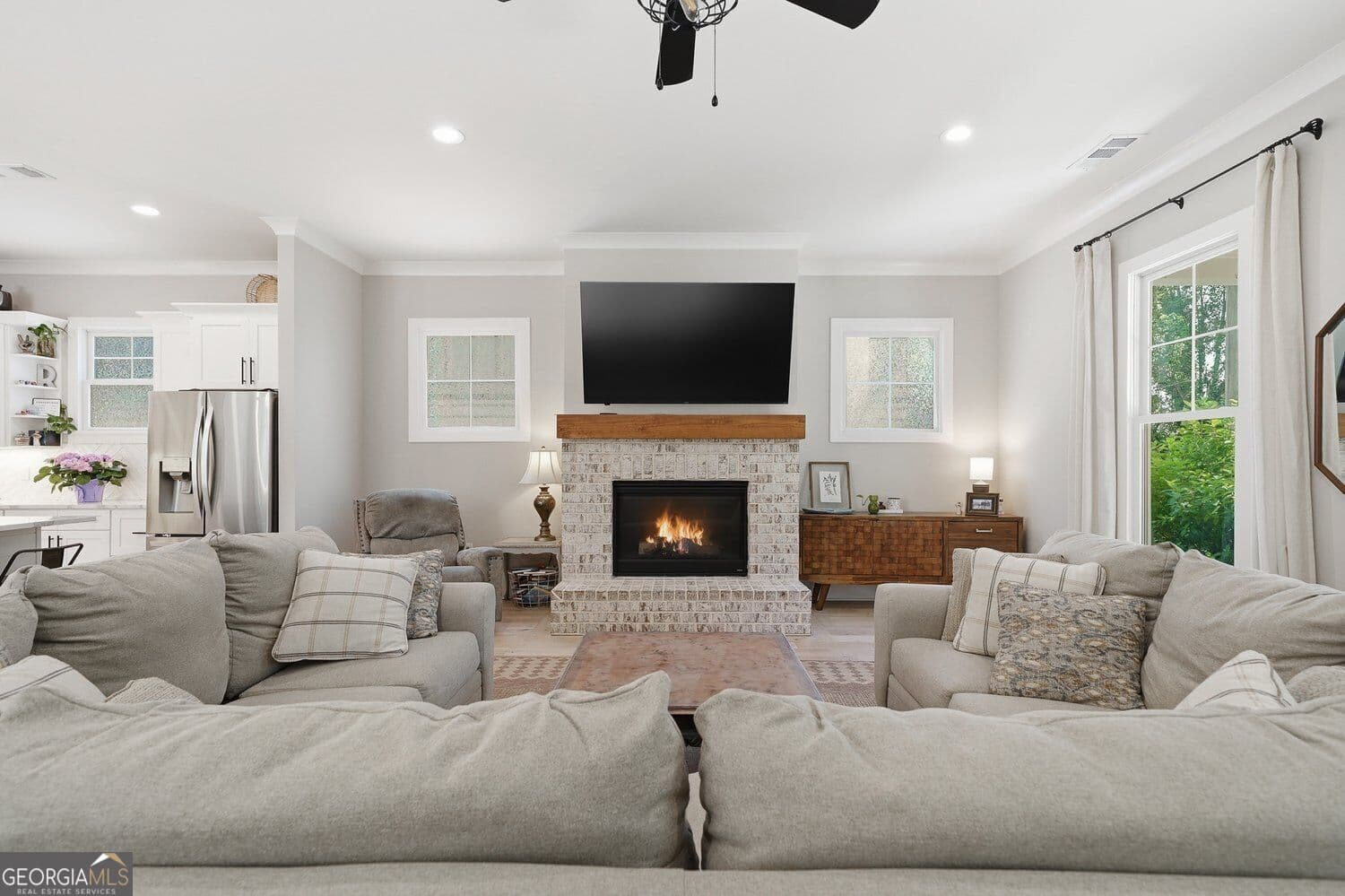 5 bedroom, 4.5 bathroom, 3,200 sq ft single family residence for sale at 190 Chestnut Street, Ball Ground, GA 30107 — photo 6