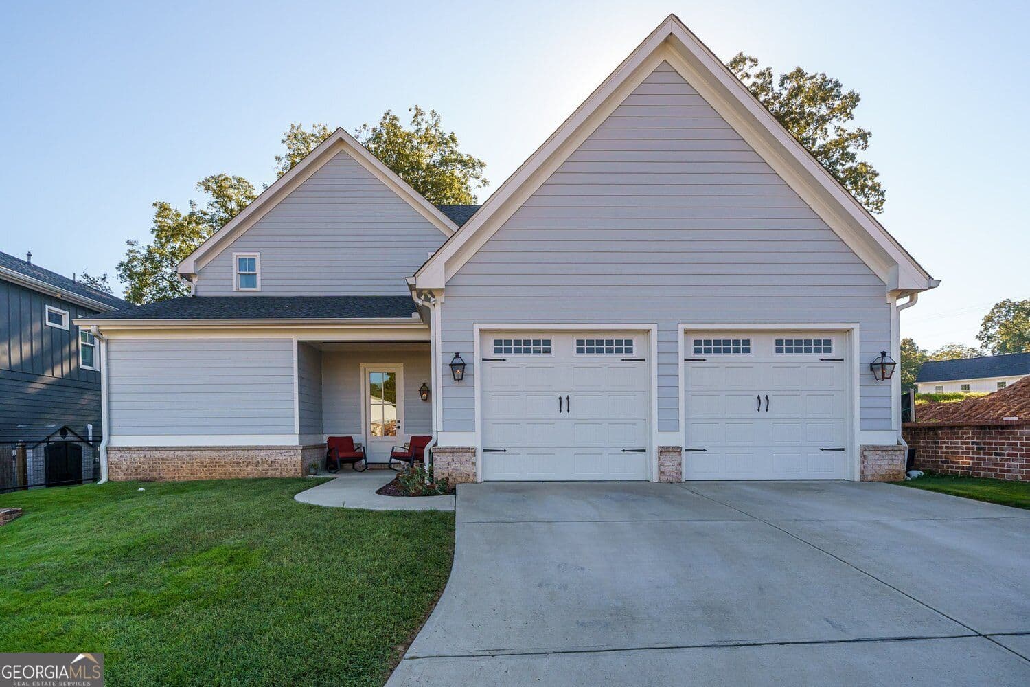5 bedroom, 4.5 bathroom, 3,200 sq ft single family residence for sale at 190 Chestnut Street, Ball Ground, GA 30107 — photo 5