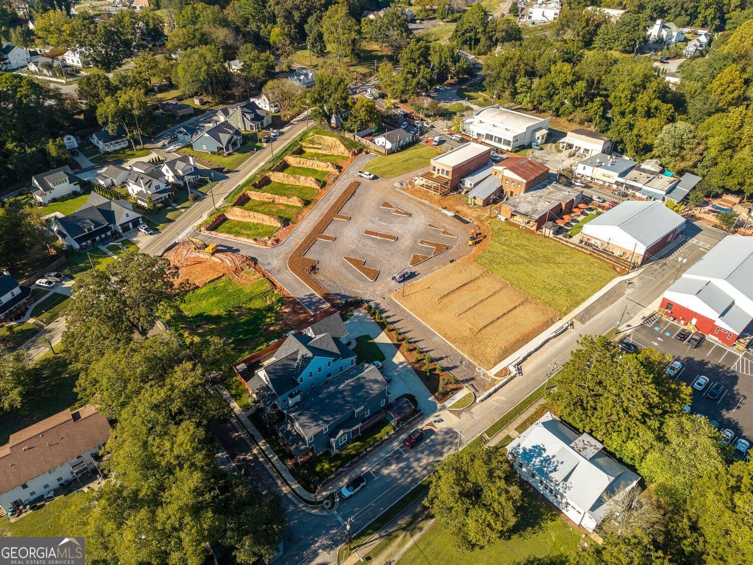 5 bedroom, 4.5 bathroom, 3,200 sq ft single family residence for sale at 190 Chestnut Street, Ball Ground, GA 30107 — photo 4