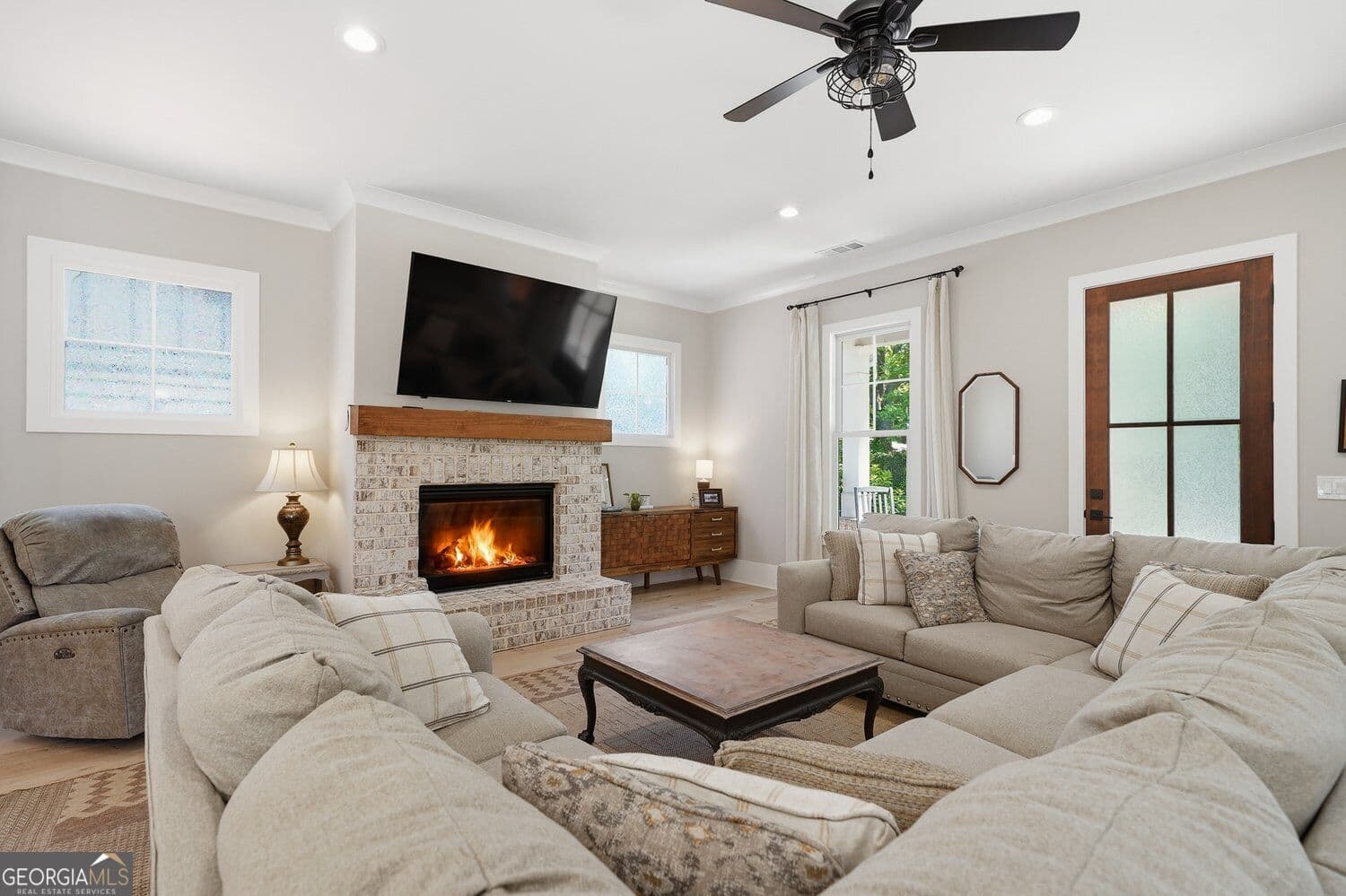 5 bedroom, 4.5 bathroom, 3,200 sq ft single family residence for sale at 190 Chestnut Street, Ball Ground, GA 30107 — photo 8