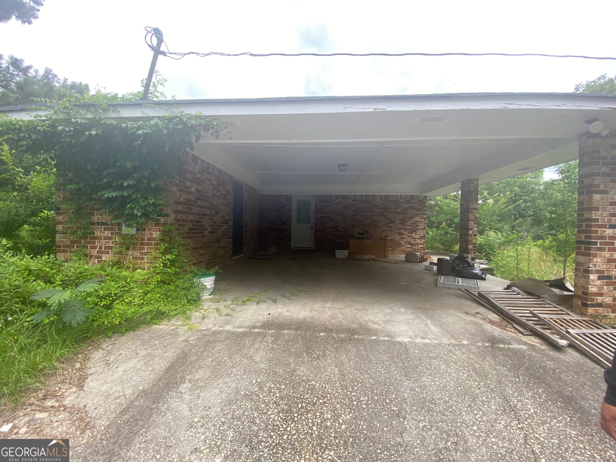 3 bedroom, 3 bathroom, 1,352 sq ft single family residence for sale at 15923 Highway 36, Covington, GA 30014 — photo 1 of 20
