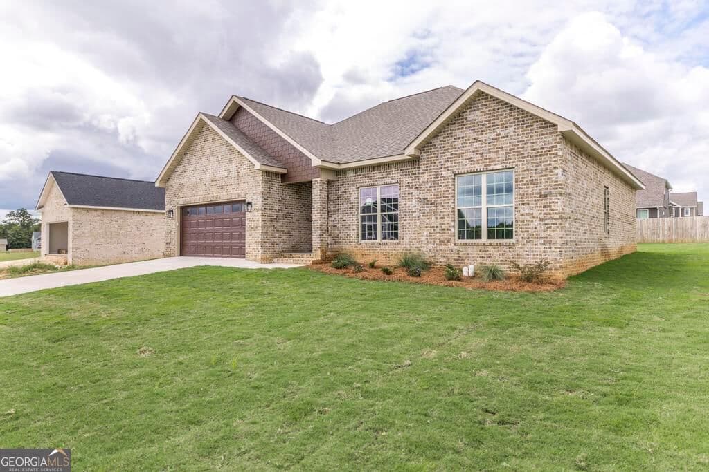 4 bedroom, 2 bathroom, 1,743 sq ft single family residence for sale at 904 Nora Eloise, Bonaire, GA 31005 — photo 2
