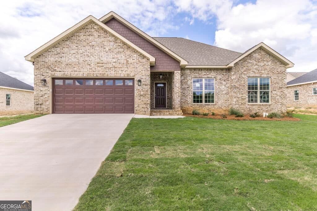 4 bedroom, 2 bathroom, 1,743 sq ft single family residence for sale at 904 Nora Eloise, Bonaire, GA 31005 — photo 1 of 33