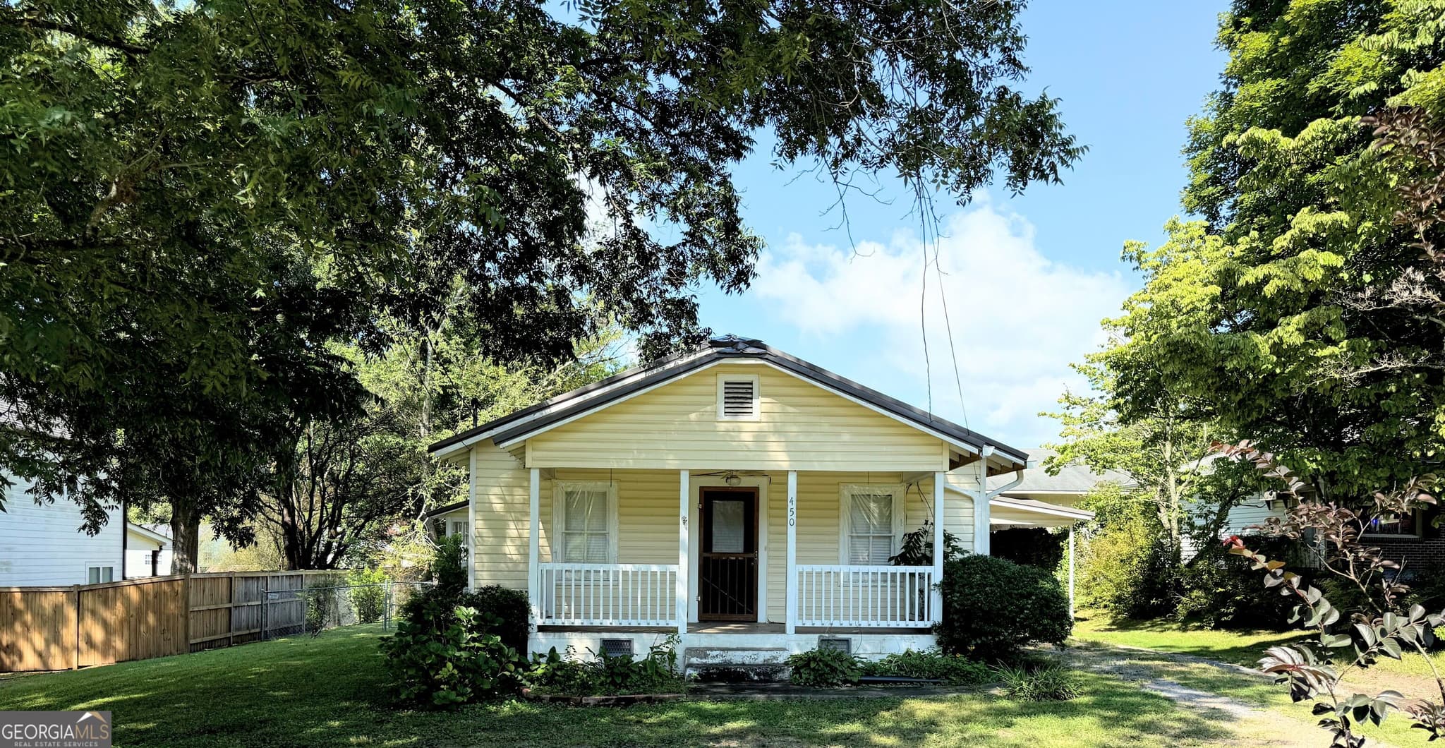 2 bedroom, 1 bathroom, 990 sq ft single family residence for sale at 450 Bowdon Street, Tallapoosa, GA 30176 — photo 2