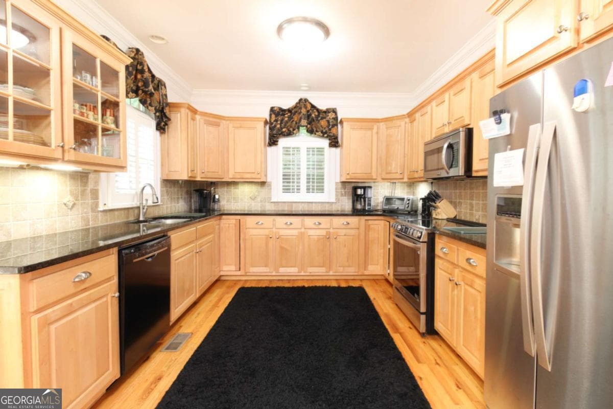 4 bedroom, 3.5 bathroom, 2,870 sq ft single family residence for sale at 1051 Spring Creek Drive, Bishop, GA 30621 — photo 10