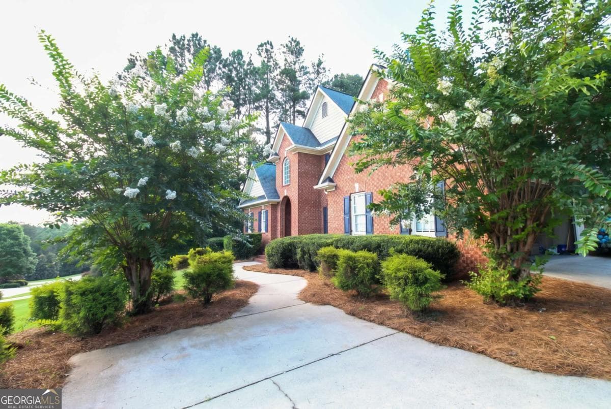 4 bedroom, 3.5 bathroom, 2,870 sq ft single family residence for sale at 1051 Spring Creek Drive, Bishop, GA 30621 — photo 4