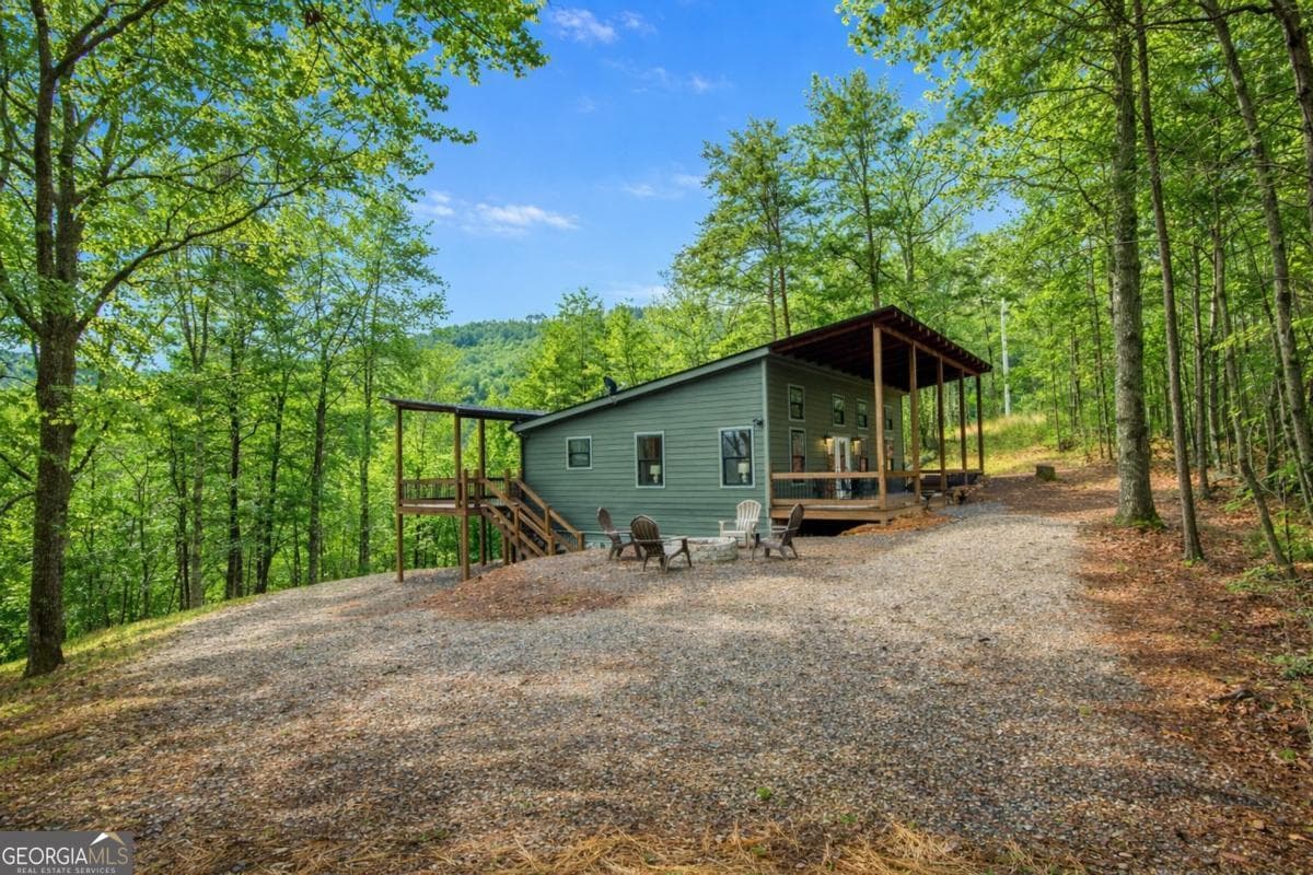 2 bedroom, 2 bathroom, 1,150 sq ft single family residence for rent at 642 Crabapple Drive, Blue Ridge, GA 30513 for $2,500 a month — photo 1 of 1