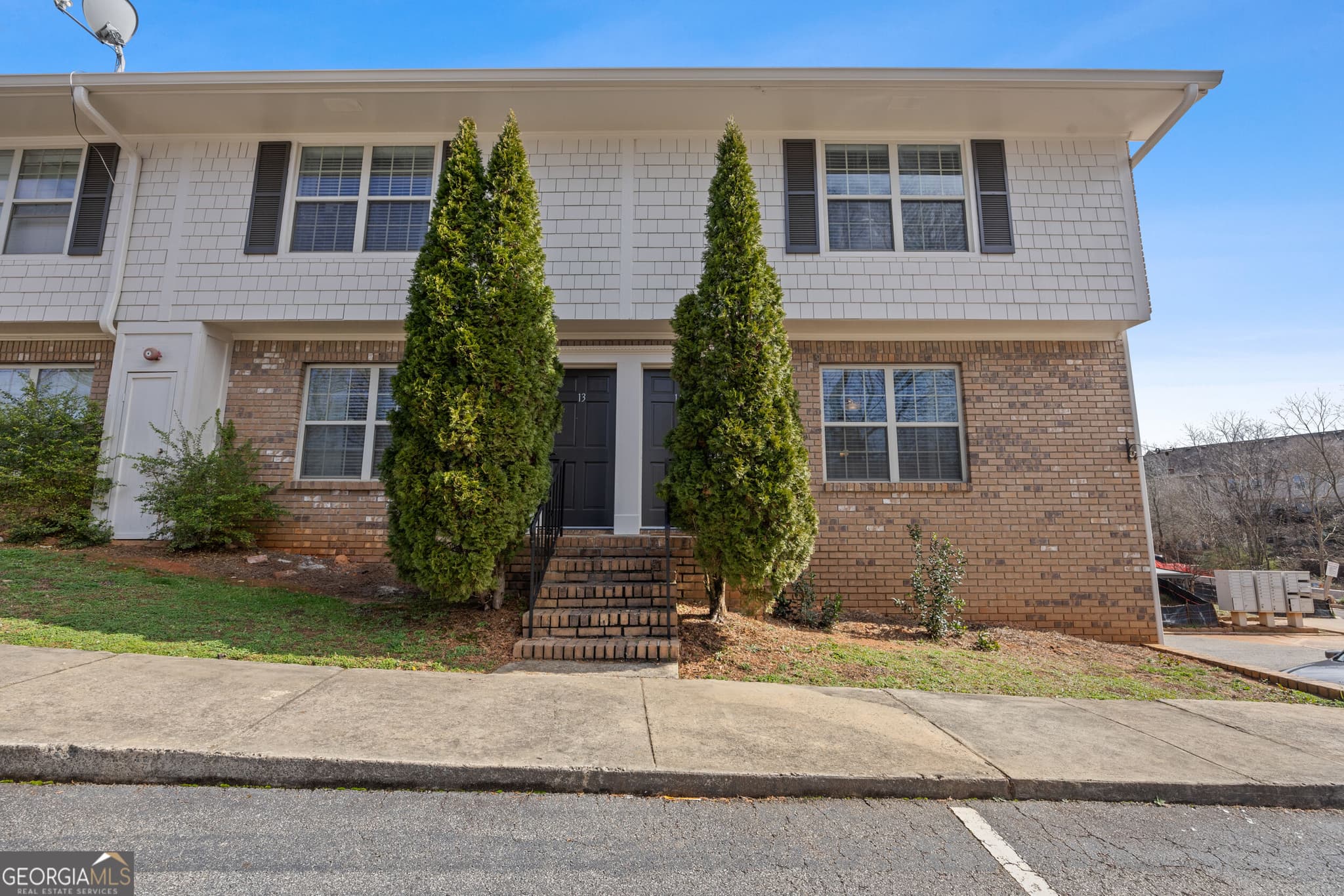 3 bedroom, 3.5 bathroom, 1,800 sq ft townhouse for rent at 14 Villa Court, Smyrna, GA 30080 for $3,600 a month — photo 2
