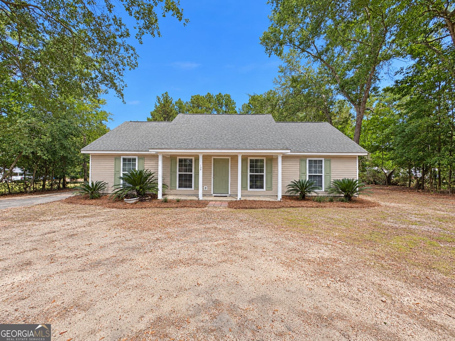 3 bedroom, 2 bathroom, 1,300 sq ft single family residence under contract at 130 Pine Street, Pulaski, GA 30451 — photo 3