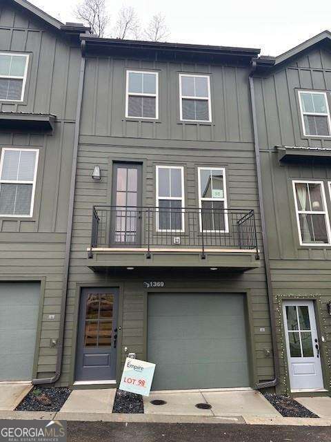 3 bedroom, 3 bathroom, 1,199 sq ft townhouse sold at 1369 Breezy Circle 98, Atlanta, GA 30315
