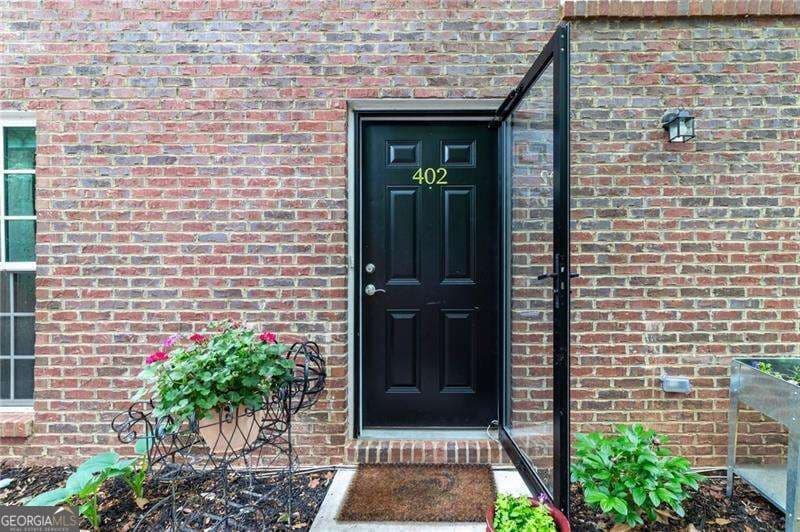 2 bedroom, 2 bathroom condominium for rent at 1166 Booth Road 402, Marietta, GA 30008 for $1,595 a month — photo 1 of 18