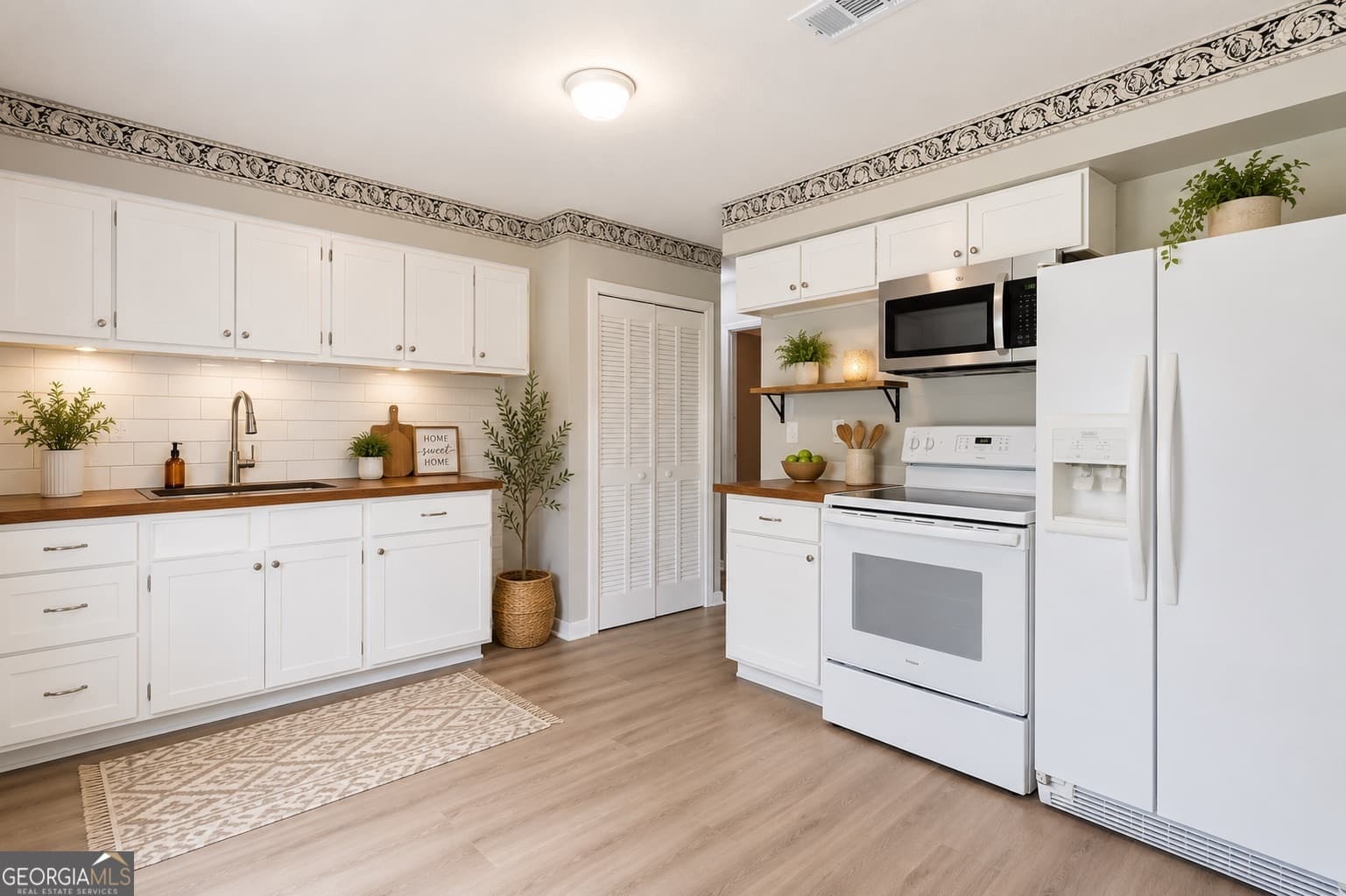 3 bedroom, 1 bathroom, 1,134 sq ft single family residence for sale at 4 Lucian Circle, Savannah, GA 31406 — photo 8