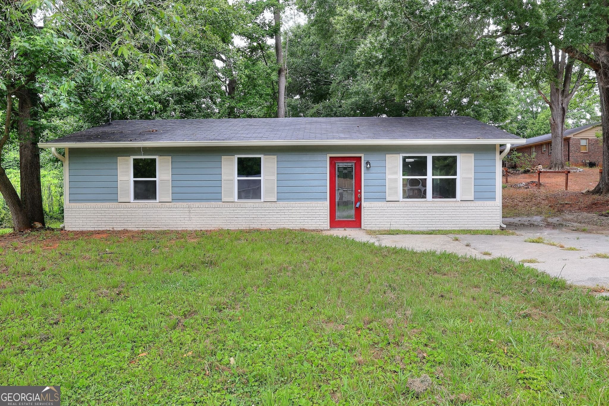 3 bedroom, 1 bathroom, 960 sq ft single family residence for sale at 21 Duke Circle, Winder, GA 30680 — photo 1 of 18